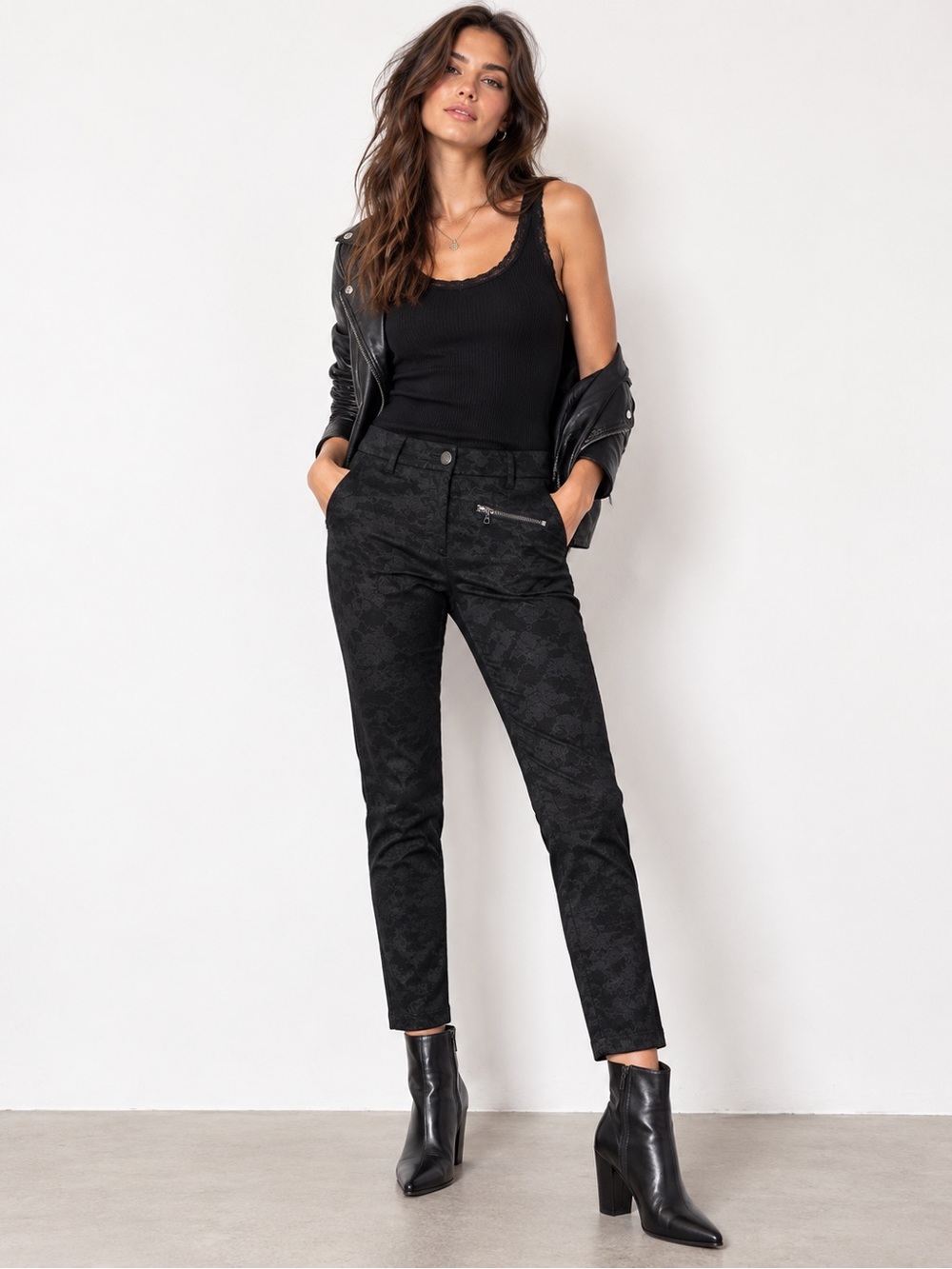 Cambio Parla Black Lace Jacquard Slim Ankle Pants Size 40 / US 10